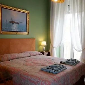 Di Fronte Al Mare By Apulia Apartament