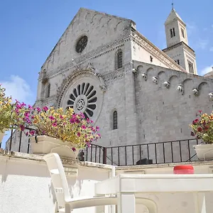The Cathedral House Apartament