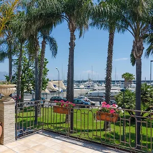 https://casa-delle-zammare.sicilyhotelsitaly.net